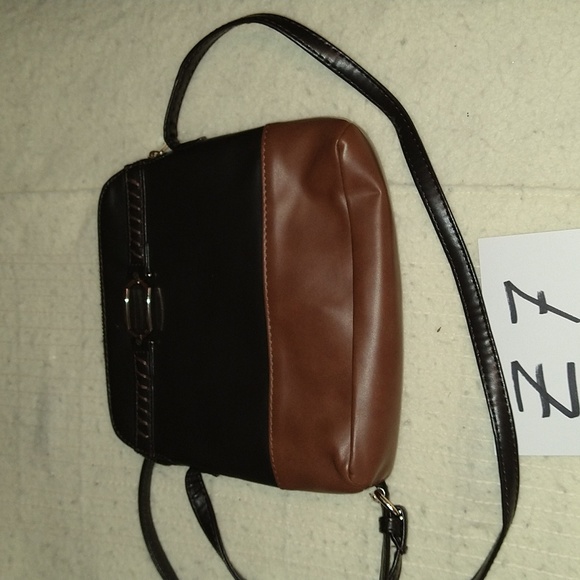 Signature crossbody purse - Picture 1 of 5